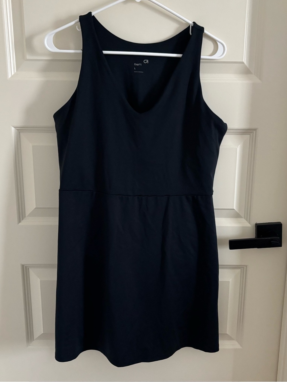 GAP Black Sleeveless V-Neck Sport Casual Dress